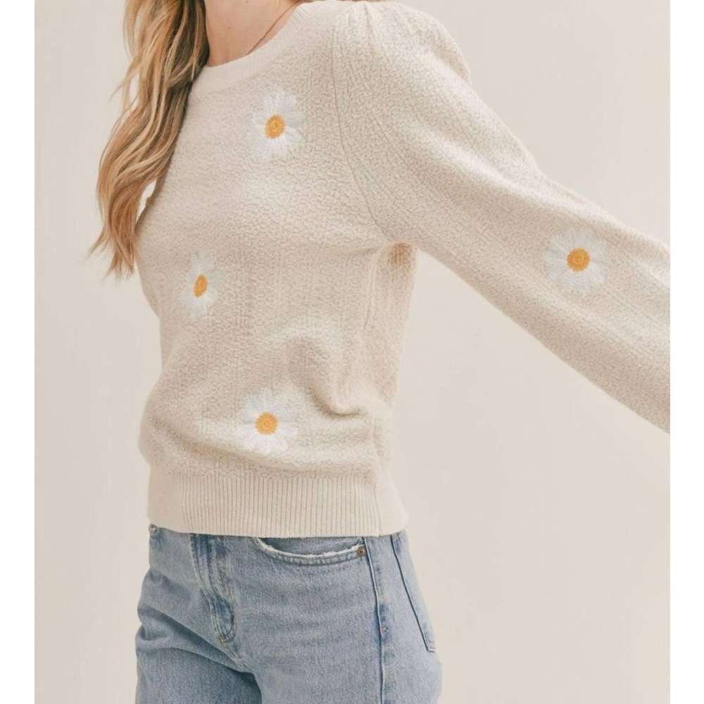 Sadie & Sage daisy embroidered sweater